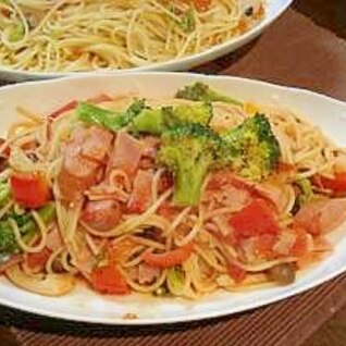 具沢山の野菜トマトソースパスタ